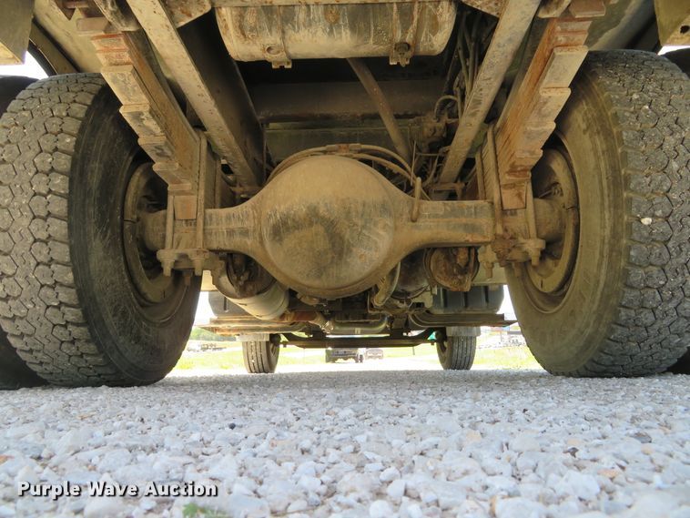 image for item DE8167 2006 GMC C8500 service truck