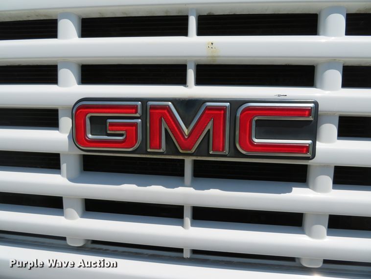 image for item DE8167 2006 GMC C8500 service truck