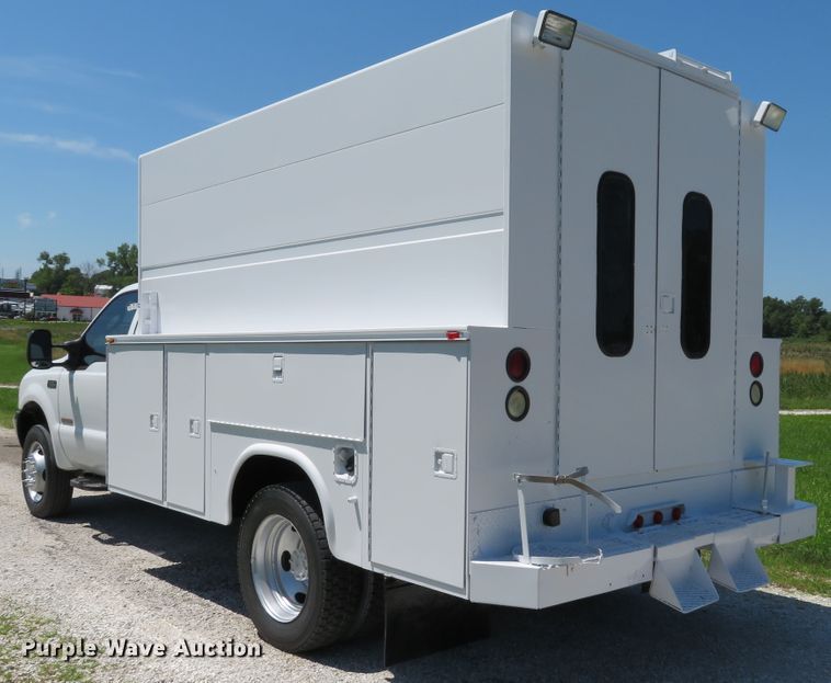 image for item DE8168 2003 Ford F550 Super Duty XL service truck
