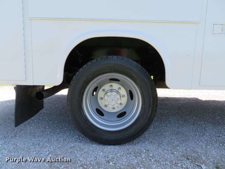 image for item DE8168 2003 Ford F550 Super Duty XL service truck