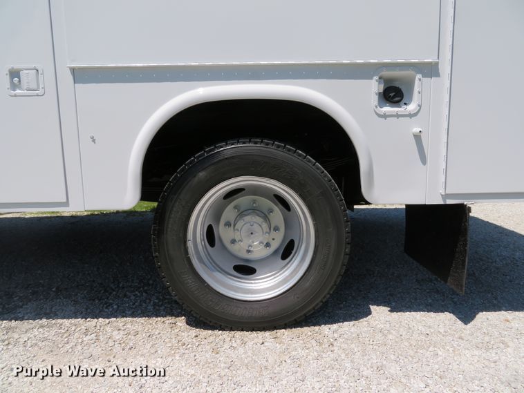 image for item DE8168 2003 Ford F550 Super Duty XL service truck