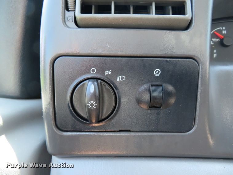 image for item DE8168 2003 Ford F550 Super Duty XL service truck