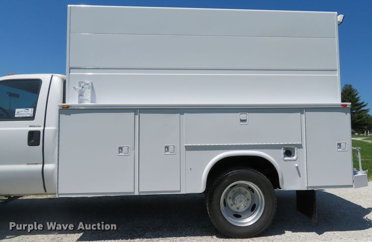 image for item DE8168 2003 Ford F550 Super Duty XL service truck