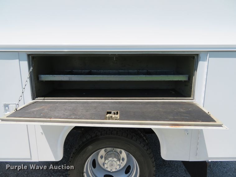 image for item DE8168 2003 Ford F550 Super Duty XL service truck