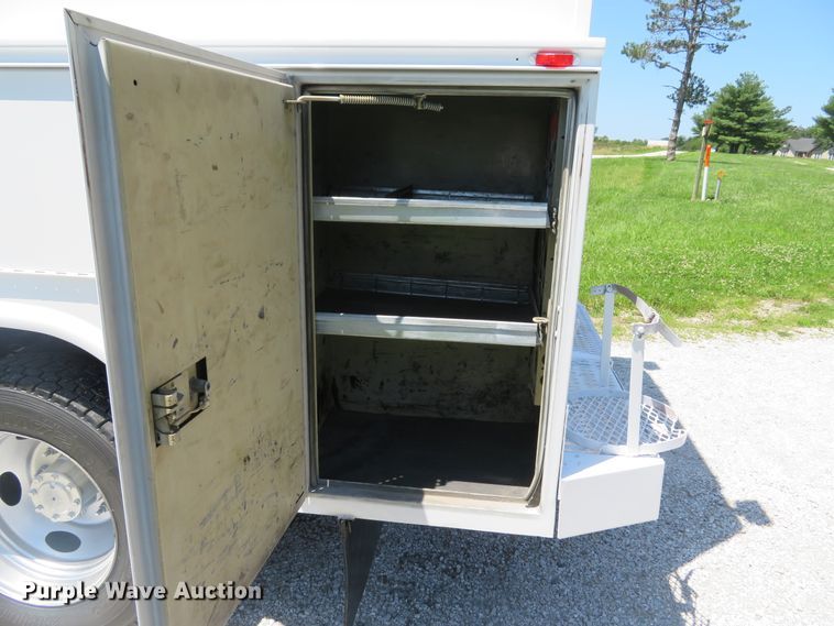 image for item DE8168 2003 Ford F550 Super Duty XL service truck