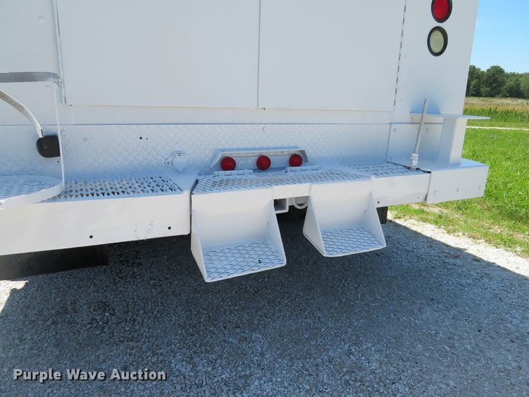 image for item DE8168 2003 Ford F550 Super Duty XL service truck