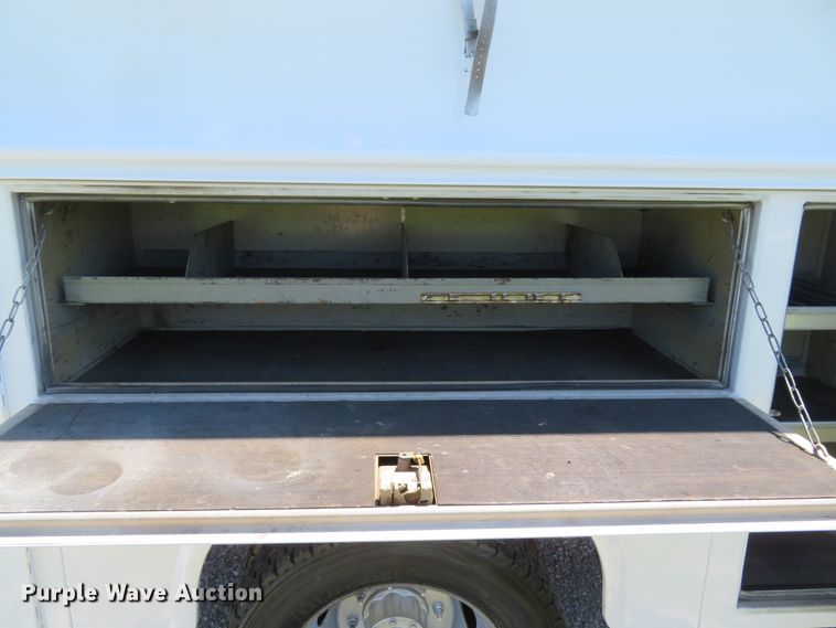 image for item DE8168 2003 Ford F550 Super Duty XL service truck