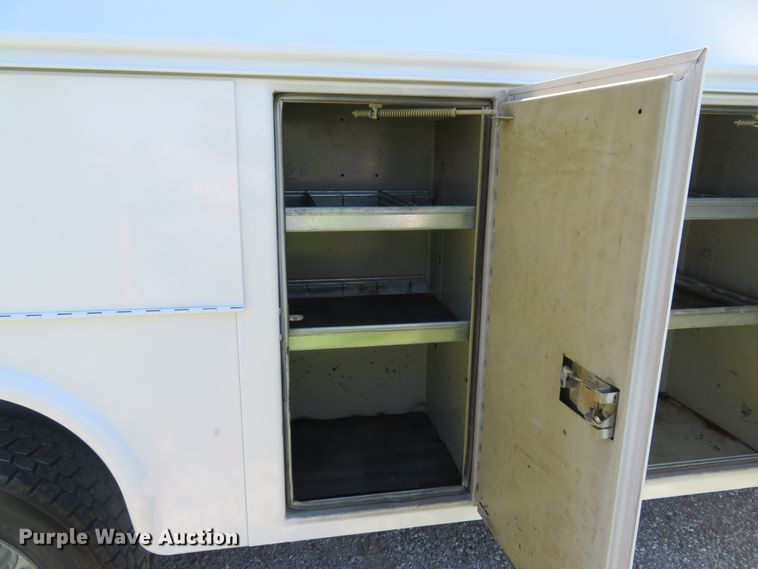 image for item DE8168 2003 Ford F550 Super Duty XL service truck