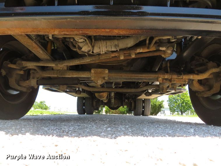 image for item DE8168 2003 Ford F550 Super Duty XL service truck