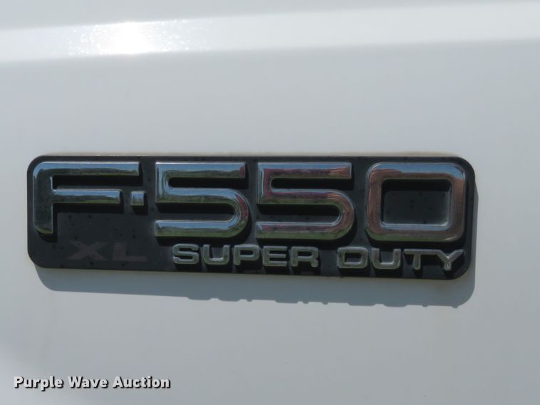 image for item DE8168 2003 Ford F550 Super Duty XL service truck