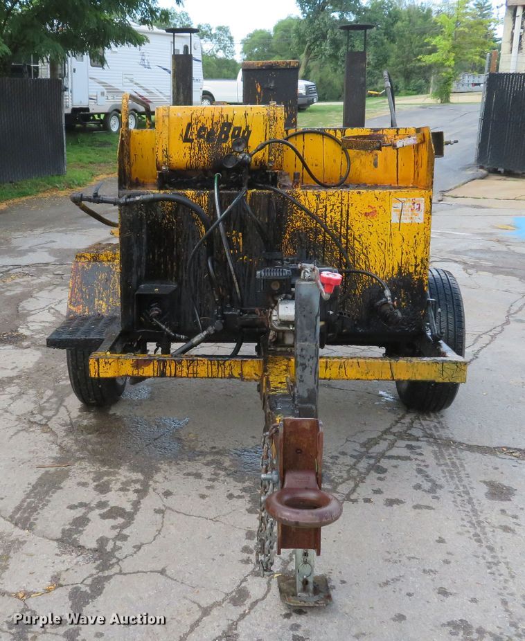 image for item DE8174 Lee Boy L250T asphalt trailer