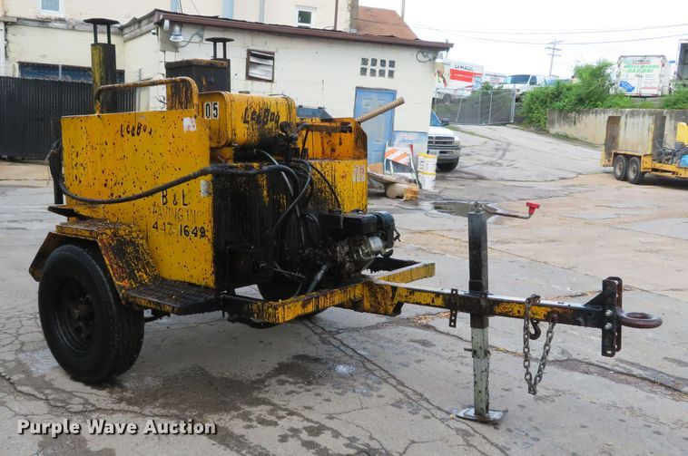 image for item DE8174 Lee Boy L250T asphalt trailer