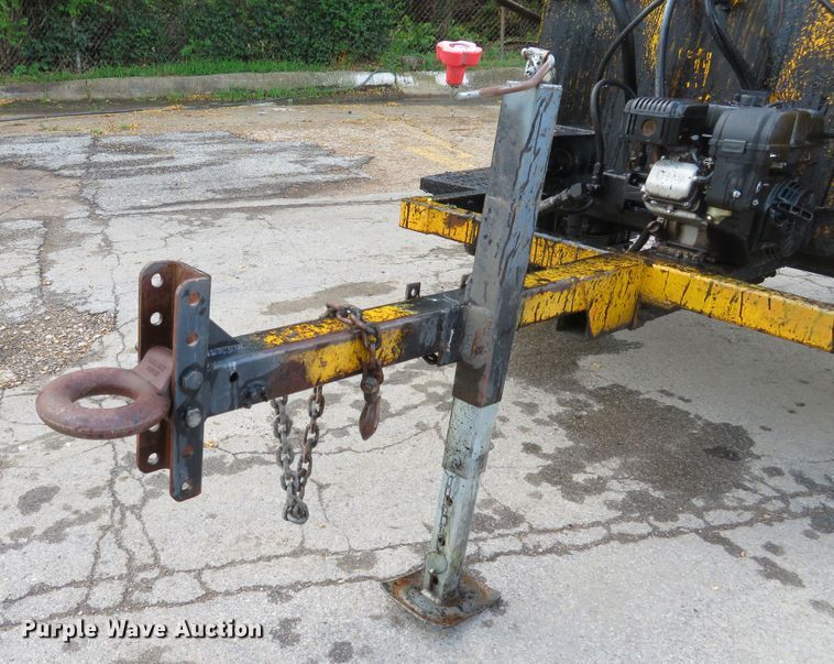 image for item DE8174 Lee Boy L250T asphalt trailer