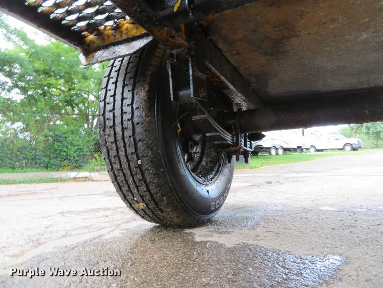 image for item DE8174 Lee Boy L250T asphalt trailer