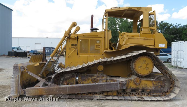 image for item DE8175 1992 Caterpillar D6H LGP Series II dozer