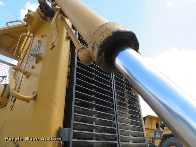 image for item DE8175 1992 Caterpillar D6H LGP Series II dozer
