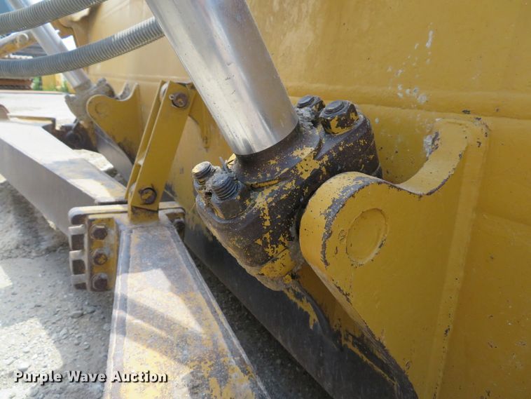 image for item DE8175 1992 Caterpillar D6H LGP Series II dozer