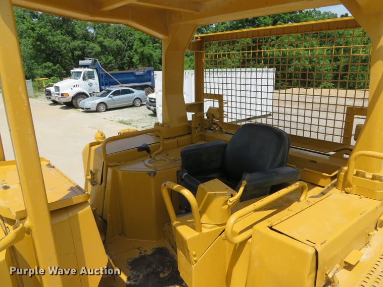 image for item DE8175 1992 Caterpillar D6H LGP Series II dozer