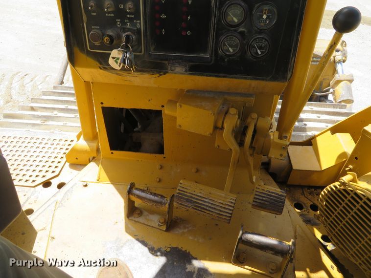 image for item DE8175 1992 Caterpillar D6H LGP Series II dozer
