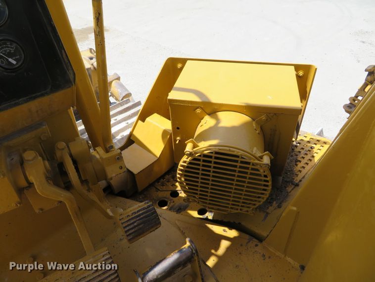 image for item DE8175 1992 Caterpillar D6H LGP Series II dozer