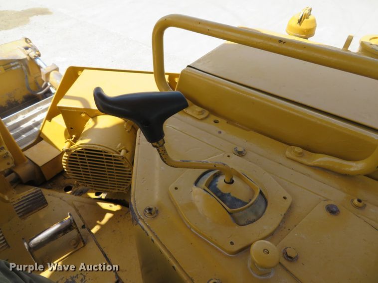 image for item DE8175 1992 Caterpillar D6H LGP Series II dozer