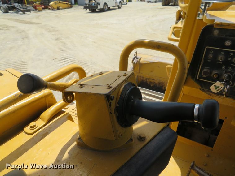 image for item DE8175 1992 Caterpillar D6H LGP Series II dozer