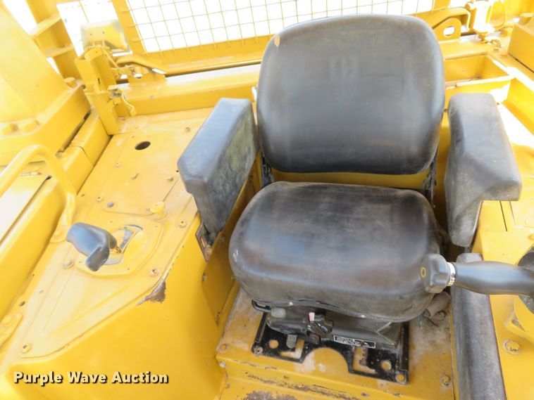 image for item DE8175 1992 Caterpillar D6H LGP Series II dozer