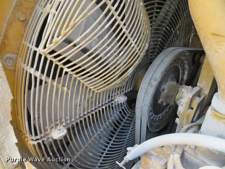 image for item DE8175 1992 Caterpillar D6H LGP Series II dozer