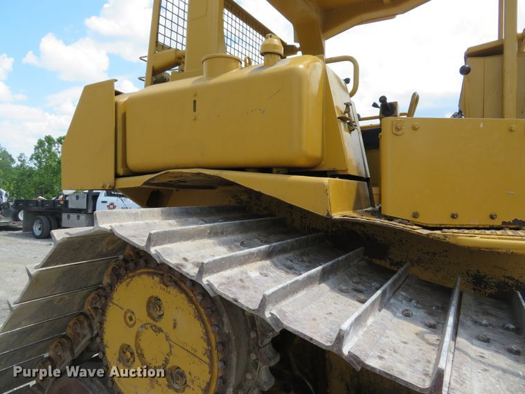 image for item DE8175 1992 Caterpillar D6H LGP Series II dozer