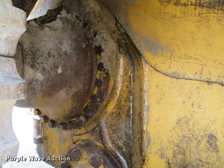 image for item DE8175 1992 Caterpillar D6H LGP Series II dozer