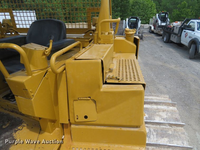 image for item DE8175 1992 Caterpillar D6H LGP Series II dozer