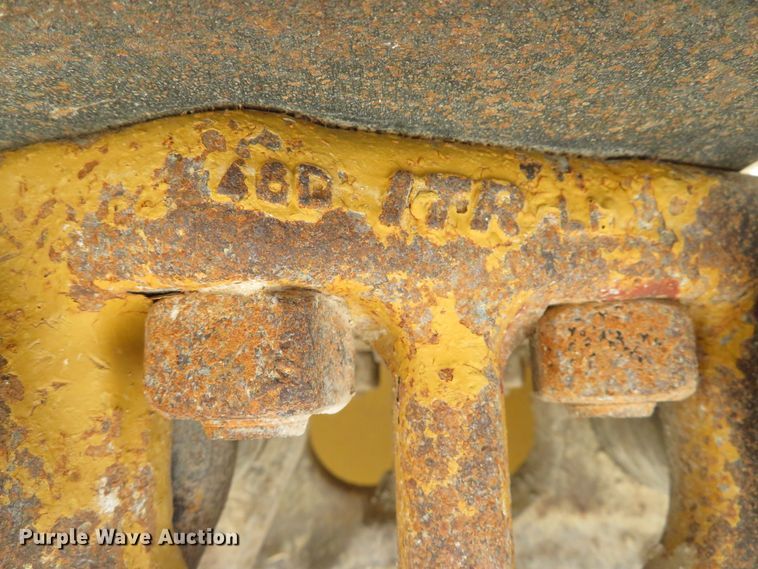 image for item DE8175 1992 Caterpillar D6H LGP Series II dozer