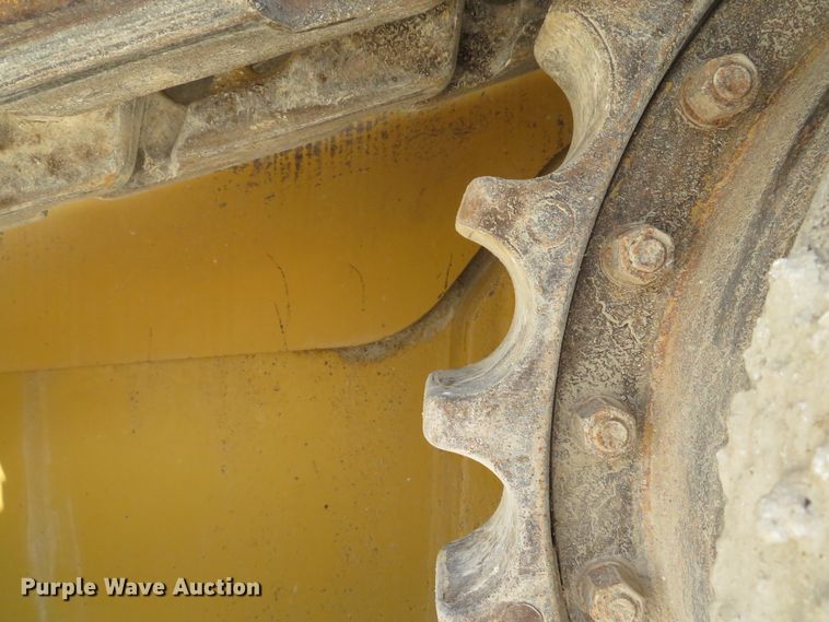 image for item DE8175 1992 Caterpillar D6H LGP Series II dozer