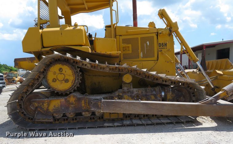 image for item DE8175 1992 Caterpillar D6H LGP Series II dozer