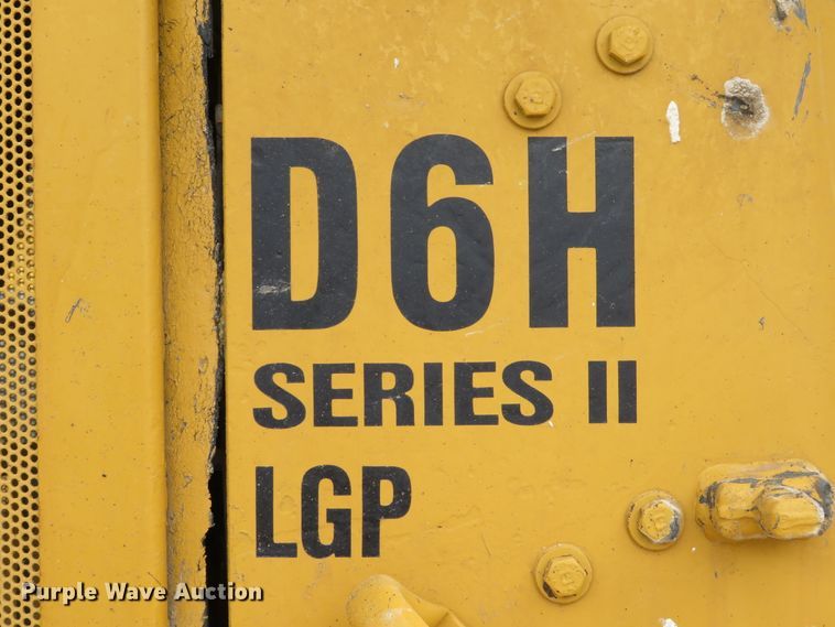 image for item DE8175 1992 Caterpillar D6H LGP Series II dozer