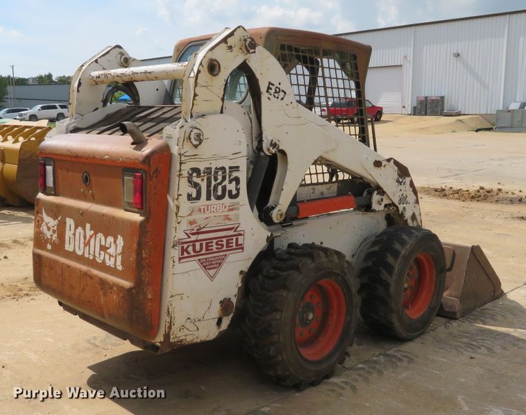 image for item DE8176 2005 Bobcat S185 skid steer