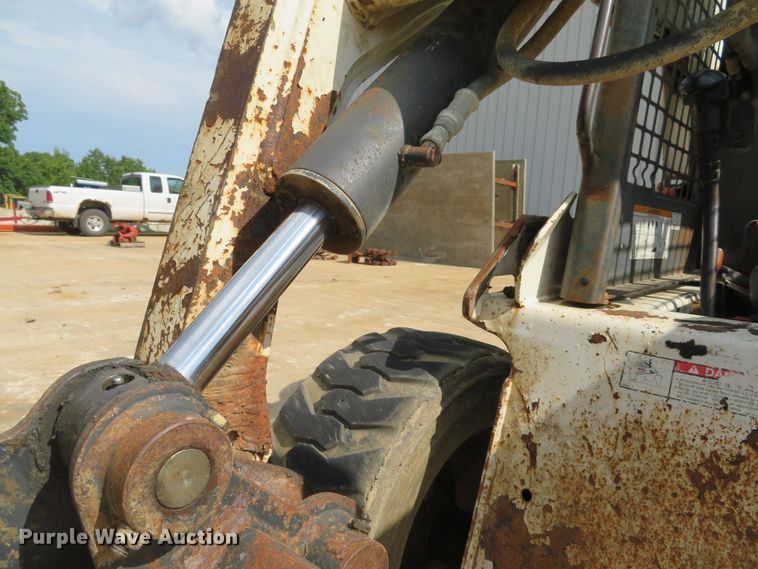 image for item DE8176 2005 Bobcat S185 skid steer