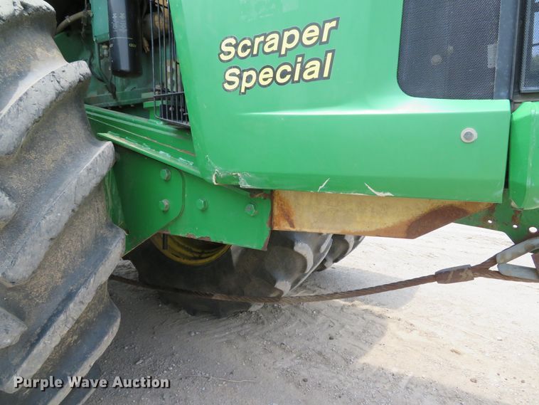 image for item DE8177 2006 John Deere 9520 Scraper Special 4WD tractor