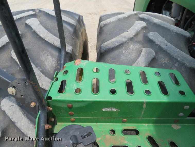 image for item DE8177 2006 John Deere 9520 Scraper Special 4WD tractor