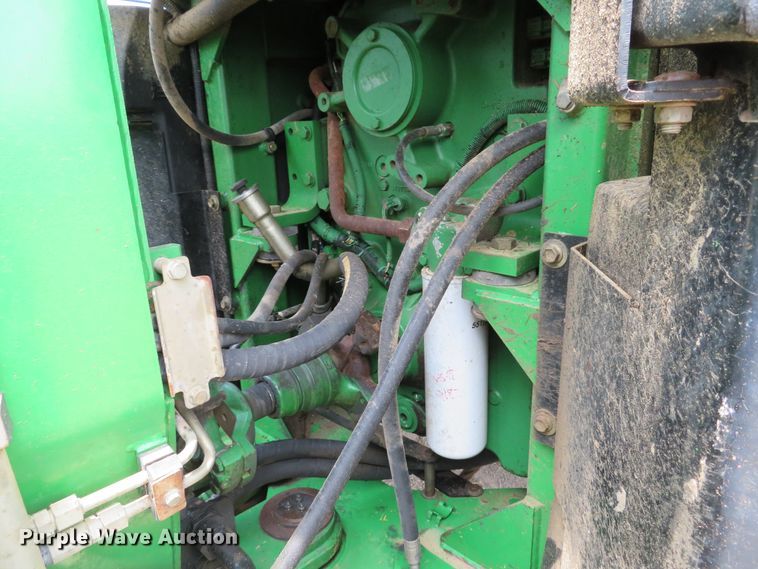 image for item DE8177 2006 John Deere 9520 Scraper Special 4WD tractor