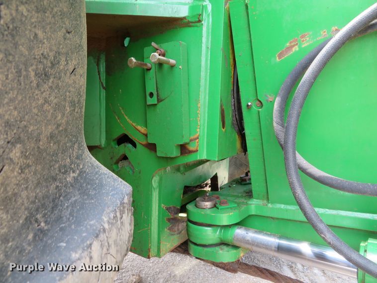 image for item DE8177 2006 John Deere 9520 Scraper Special 4WD tractor