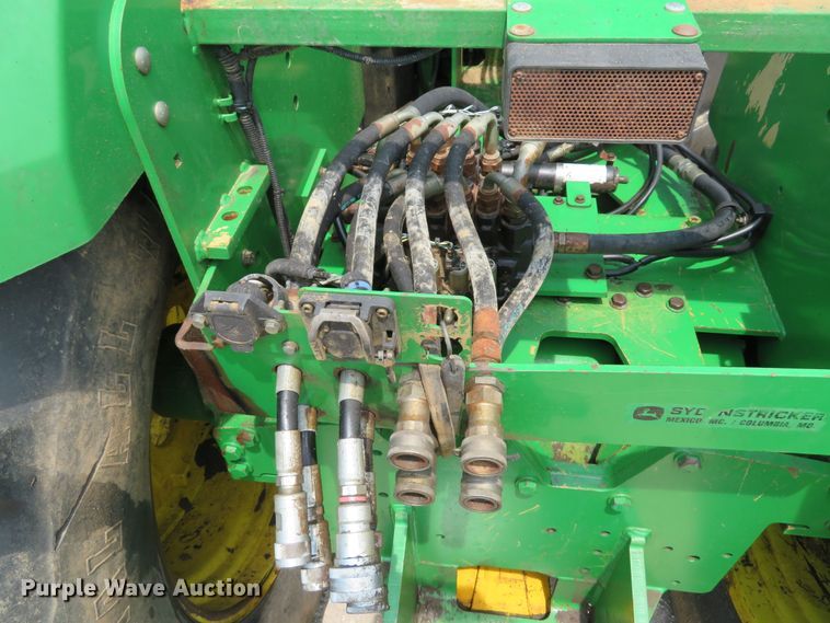 image for item DE8177 2006 John Deere 9520 Scraper Special 4WD tractor