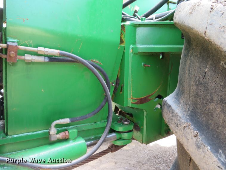 image for item DE8177 2006 John Deere 9520 Scraper Special 4WD tractor