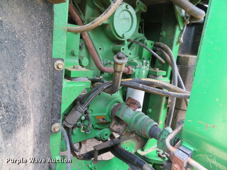 image for item DE8177 2006 John Deere 9520 Scraper Special 4WD tractor