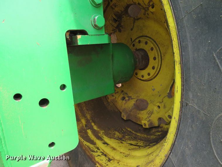 image for item DE8177 2006 John Deere 9520 Scraper Special 4WD tractor