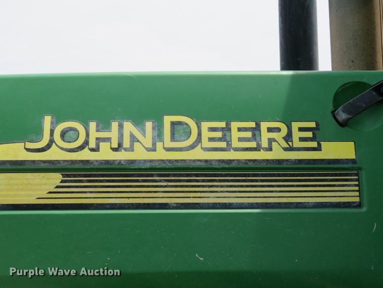image for item DE8177 2006 John Deere 9520 Scraper Special 4WD tractor