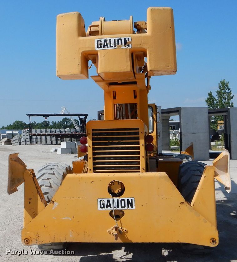 image for item DE8509 Galion 150F crane