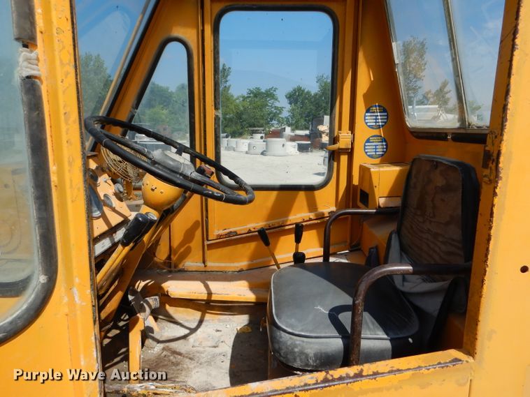 image for item DE8509 Galion 150F crane