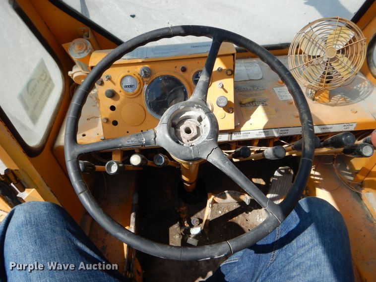 image for item DE8509 Galion 150F crane