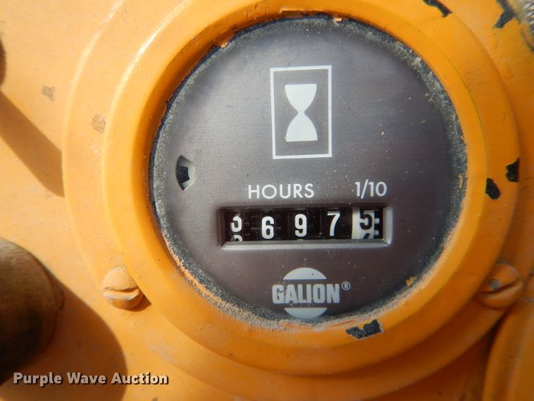 image for item DE8509 Galion 150F crane